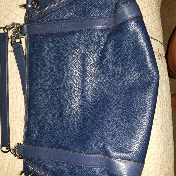 Mk purse with matching leather wallet.  Blue - Picture 5 of 11